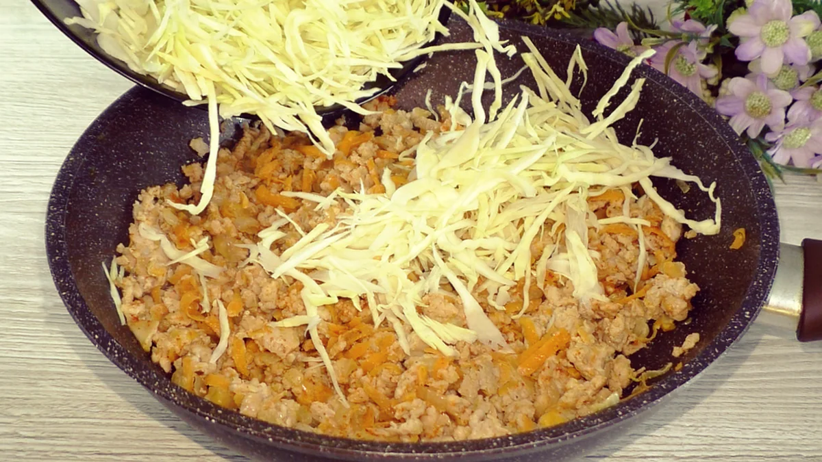 Kapustný nákyp s masem, po kterém zapomenete na dietu