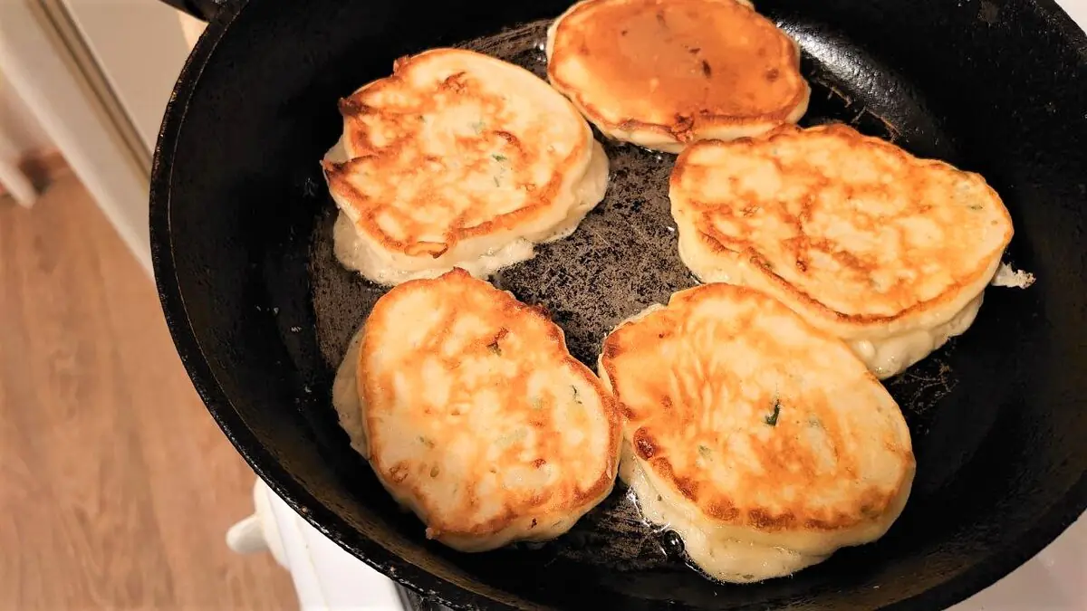 Nejchutnější sýrové lívanečky k obědu - nadýchané uvnitř