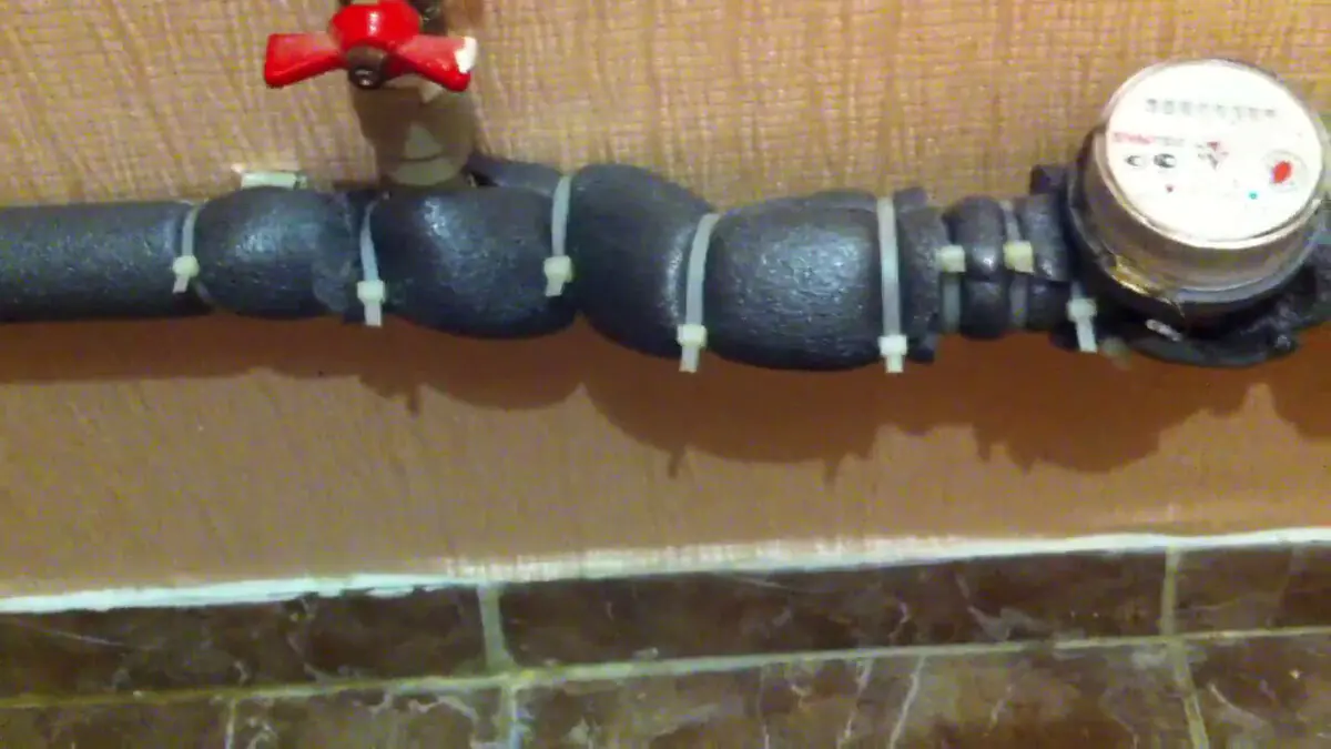 Mnozí, kdo přešli na tepelné čerpadlo, zažili v mrazech nepříjemné překvapení: vodovodní potrubí může zamrzat snadněji než dřív 3 Mnozí, kdo přešli na tepelné čerpadlo, zažili v mrazech nepříjemné překvapení: vodovodní potrubí může zamrzat snadněji než dřív