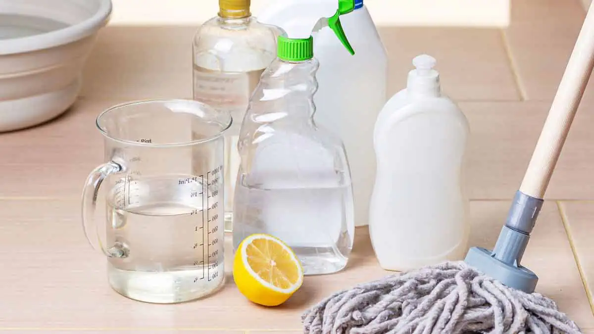 Dvě kapky do kbelíku při mytí podlahy a doma bude příjemně vonět několik dní