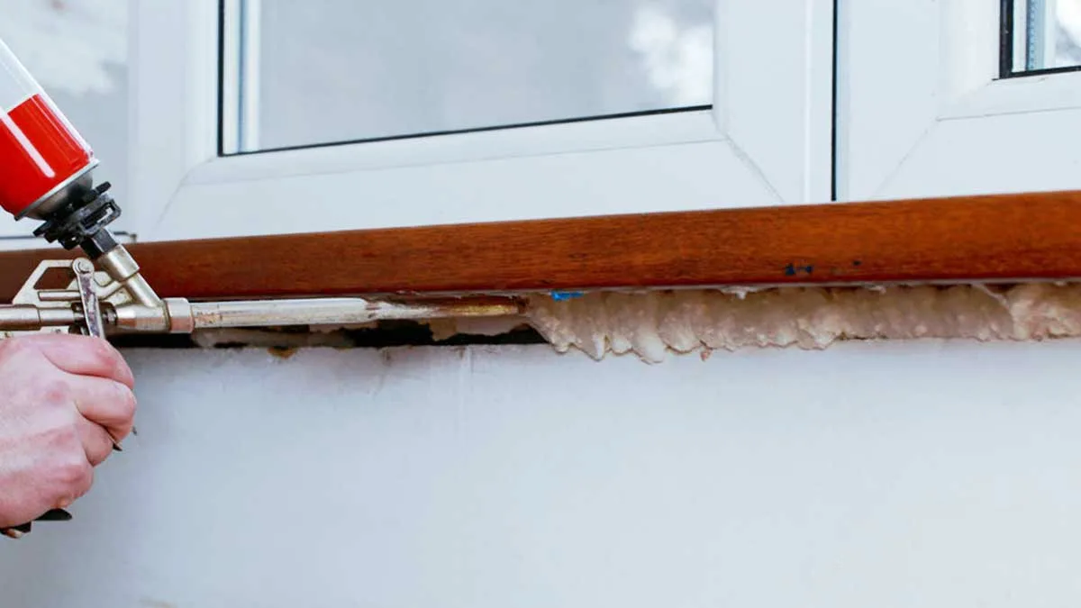 Domácnostem radí: tento týden každý den na deset minut otevřete okno