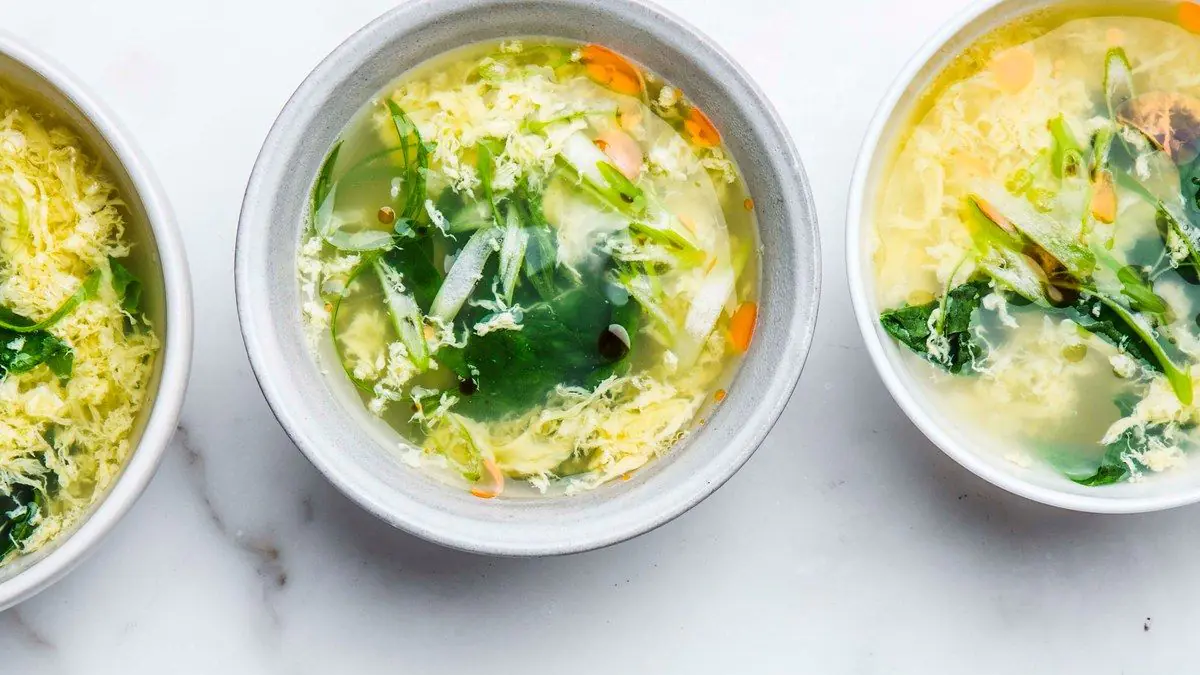 Recept na vaječnou polévku rychlé levné a výživné jídlo 1 Recept na vaječnou polévku rychlé levné a výživné jídlo