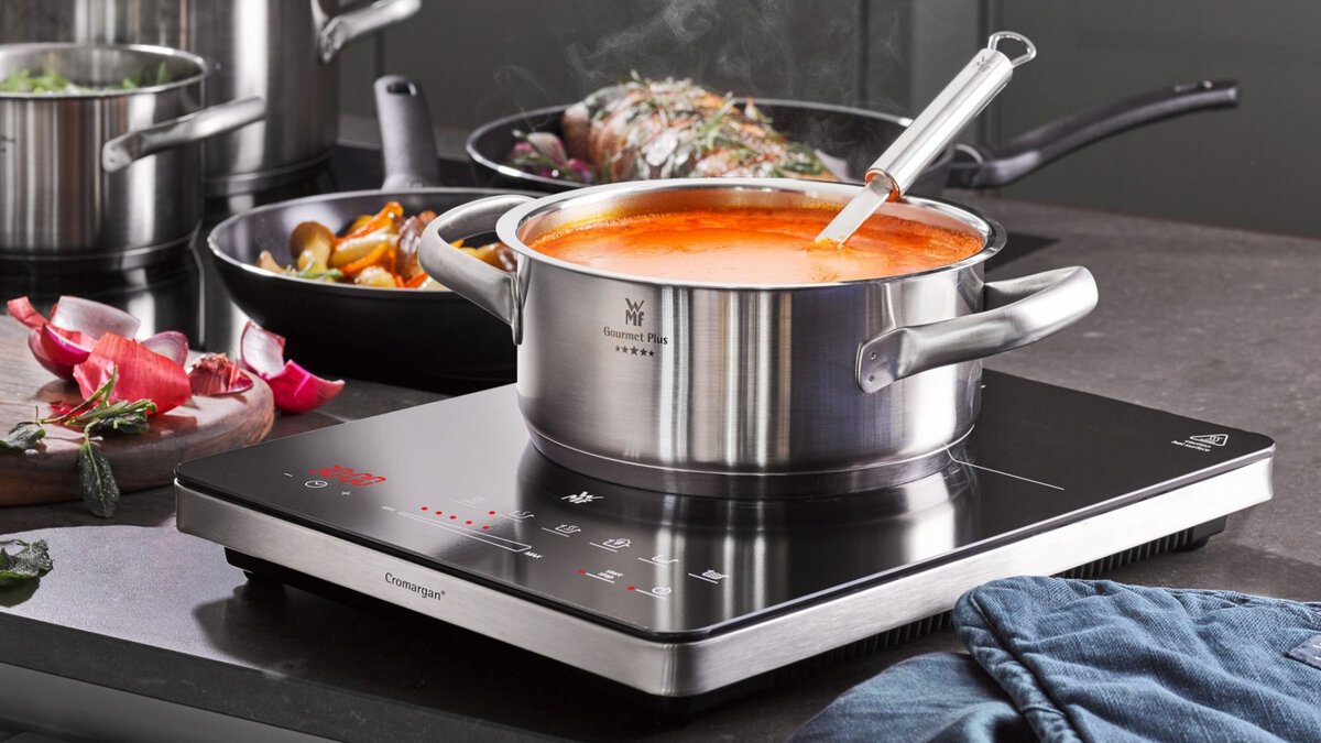 Sbohem sklokeramickým varným deskám tato trendy alternativa může způsobit rozruch a dlouhodobě změnit kuchyně