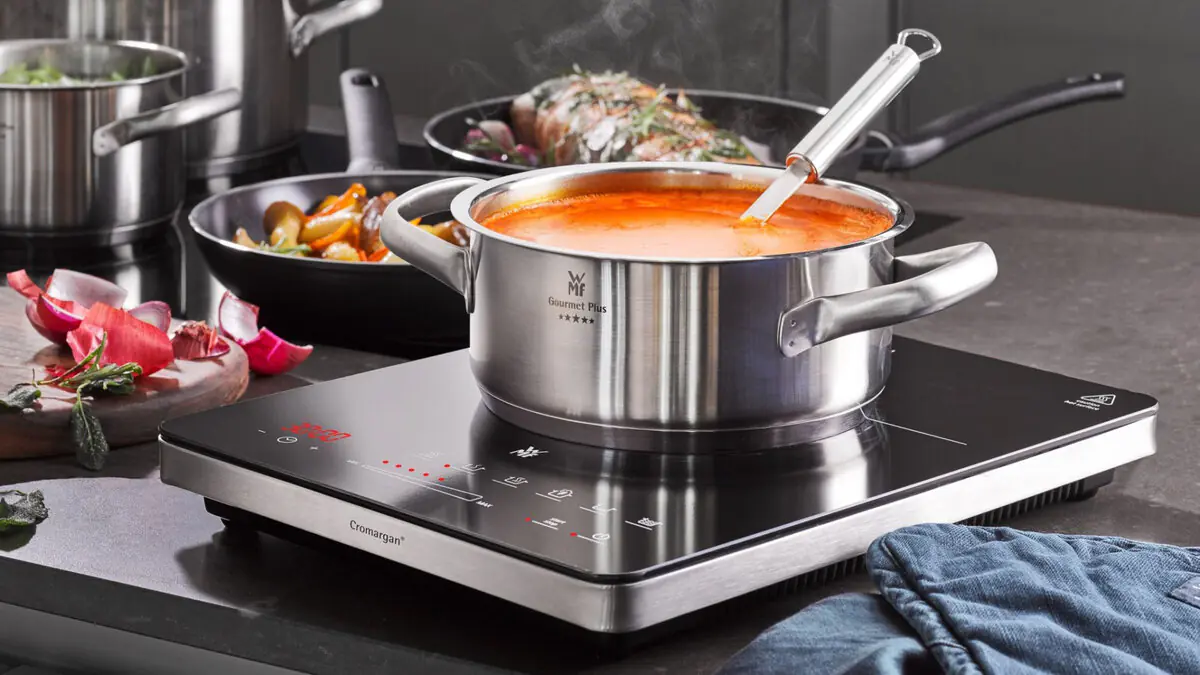 Sbohem sklokeramickým varným deskám tato trendy alternativa může způsobit rozruch a dlouhodobě změnit kuchyně