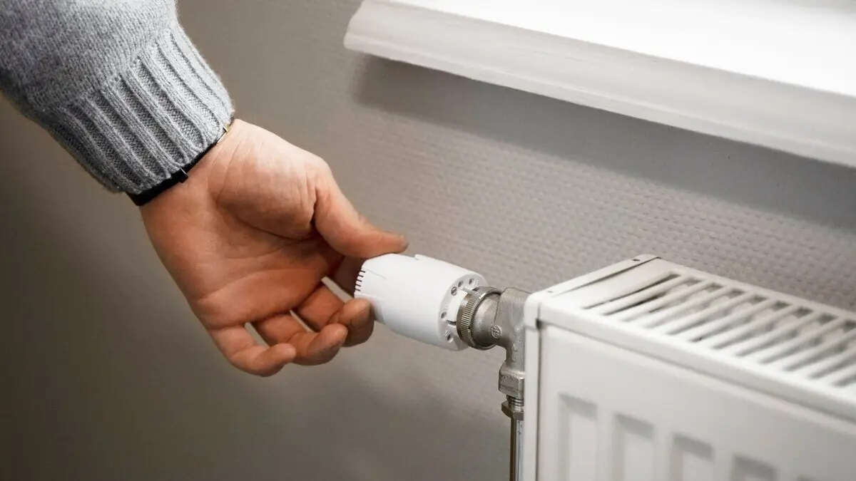 Snižovat topení při odchodu z domu odborníci varují před pastí, která ruší komfort i úspory