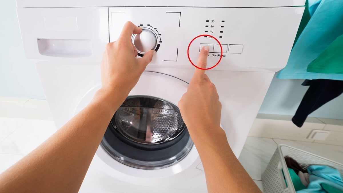 Stiskněte tato 2 tlačítka a pračka se vyčistí sama tajemství, o kterém opraváři často mlčí