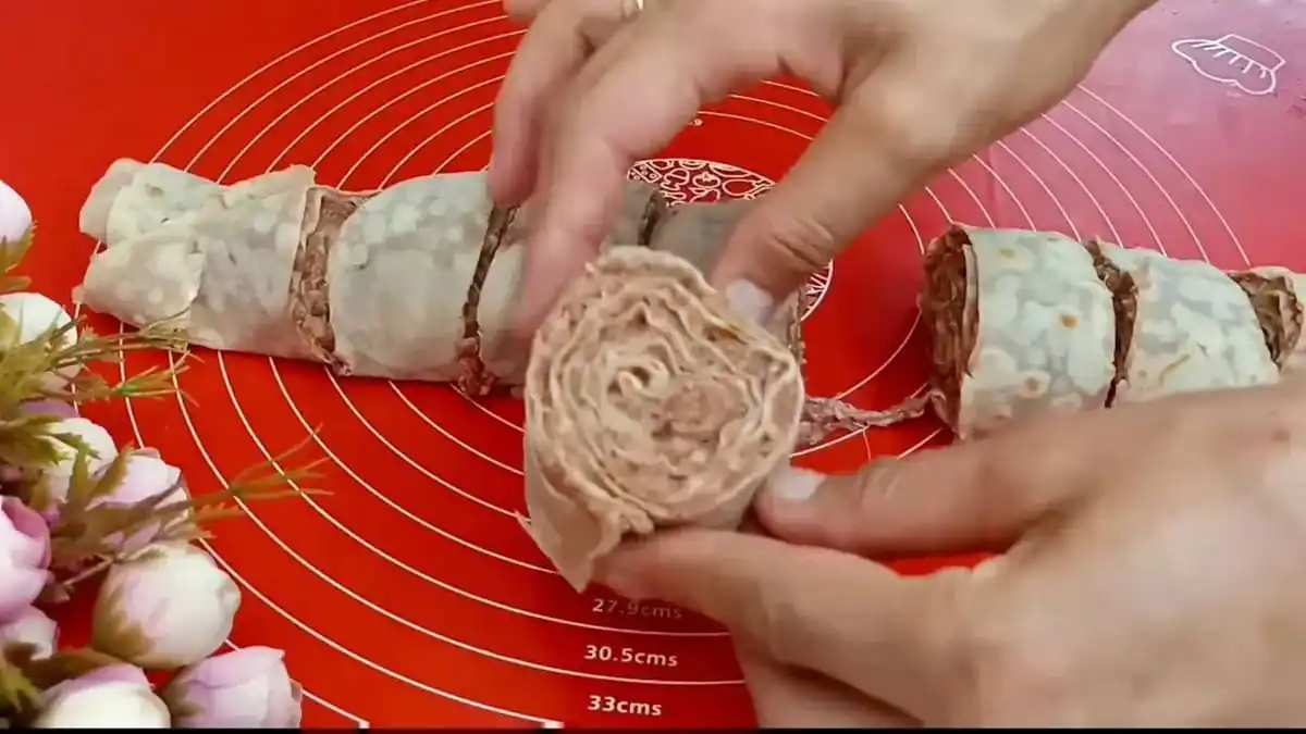 Zakroucené mleté maso v lavaši je lepší než pelmeně rychlé „líné pelmeně“ k večeři