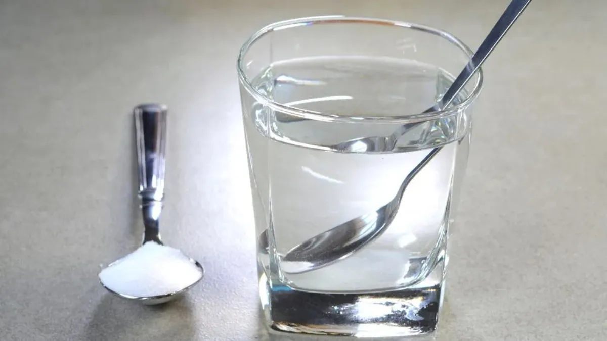 Na mé kuchyni se všechno nádobí leskne jako nové: jak mýt mastné pánve bez chemie — restaurační trik