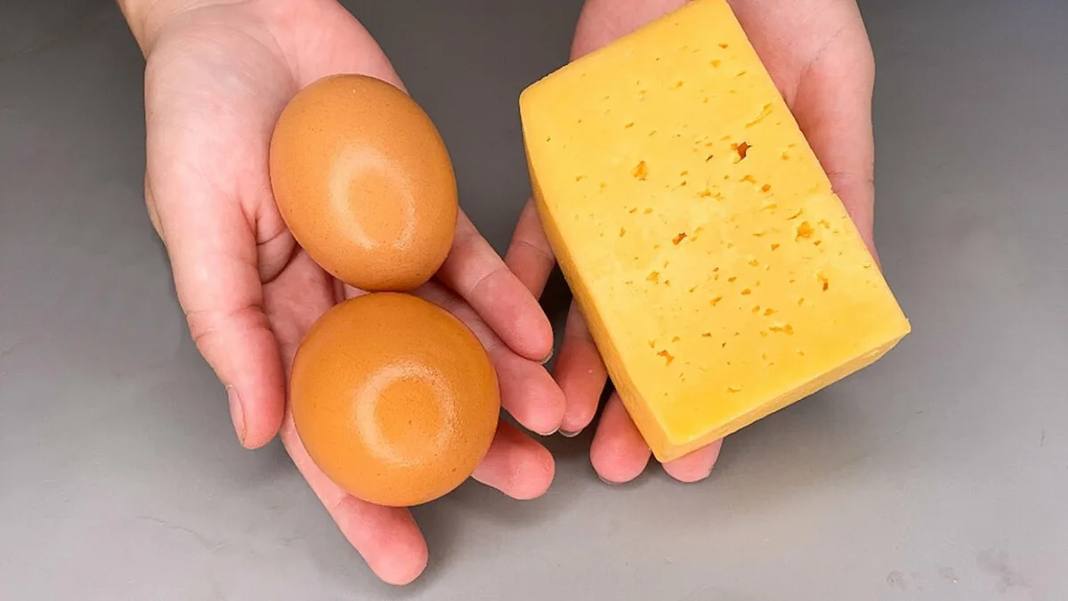 Obyčejný toast se sýrem a vejcem se stane snídaňovým hitem za 5 minut v horkovzdušné fritéze