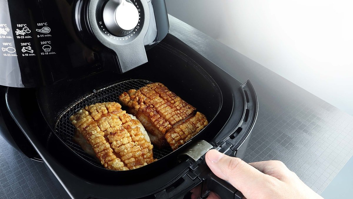 Vyhněte se 7 chybám při používání horkovzdušné fritézy, aby bylo jídlo křupavé a bezpečné