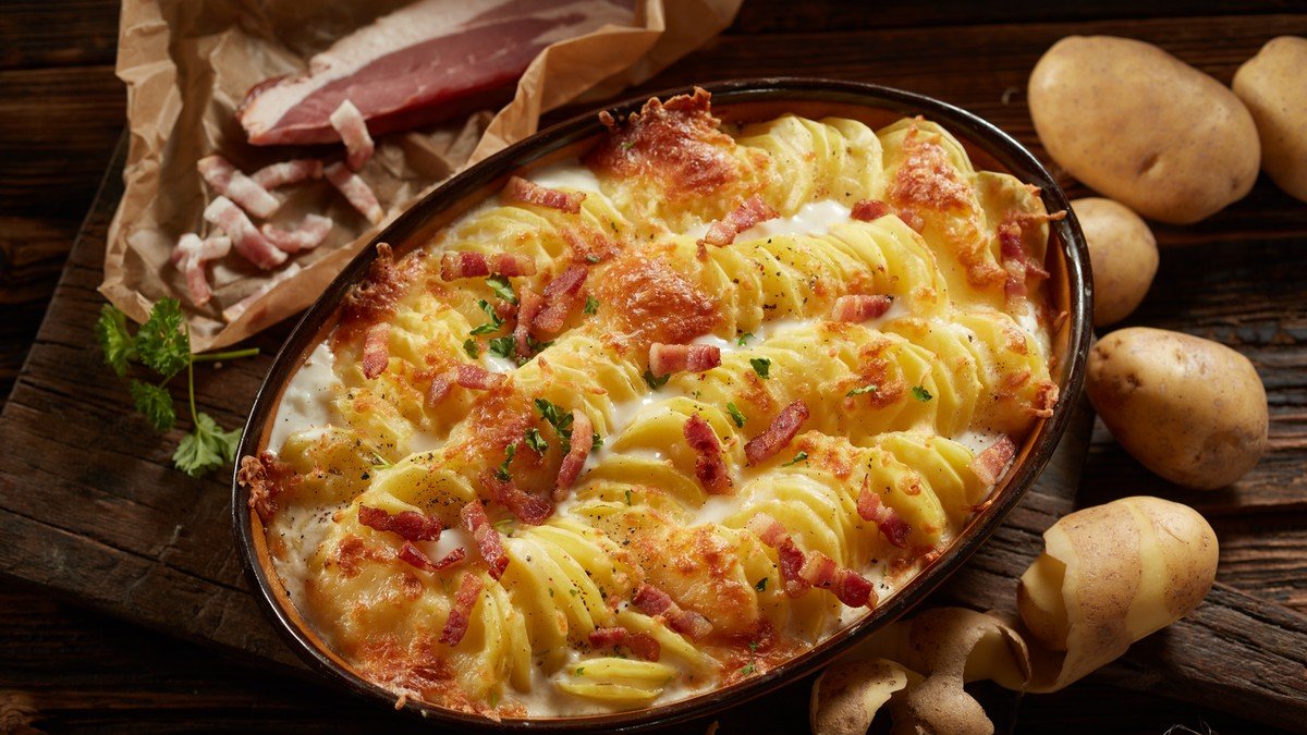 Známý šéfkuchař: „Nejchutnější brambory se nepřipravují ve slupce, ale se slaninou a smetanou“